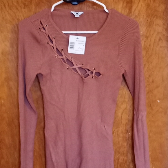 Sweater - Picture 3 of 4